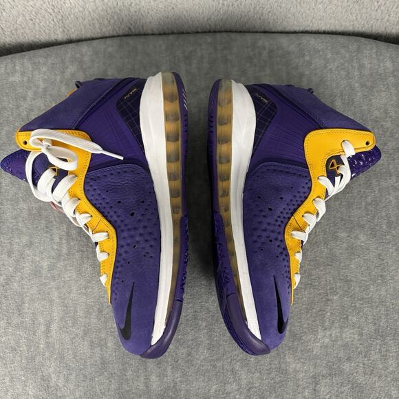 Nike Lebron VIII 8 QS Laker's Court Purple Gold DC8380-500 Men's Size 8.5 - Picture 9 of 16